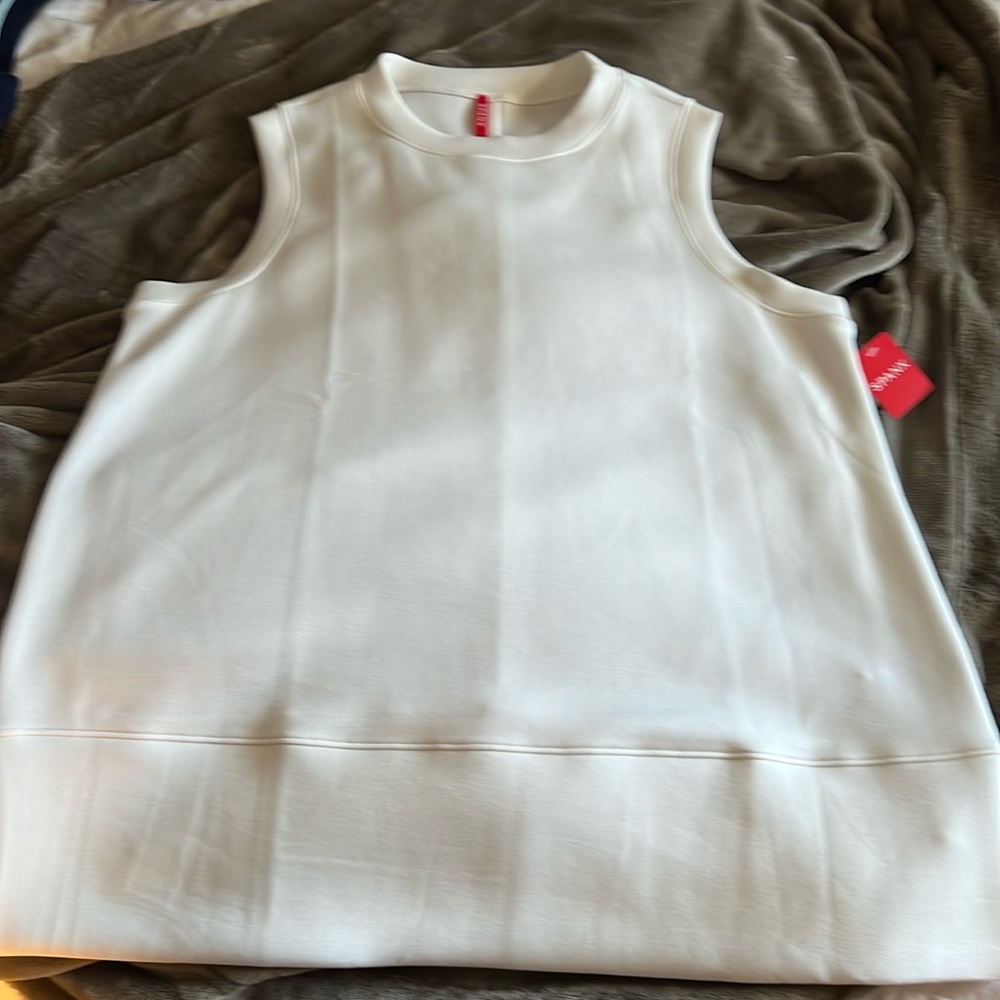 BNWT Spanx Air Essentials Tunic Top